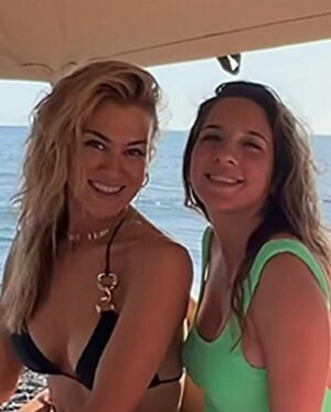 Deirdre Lorenz Instagram - Nothing like catching up with my dear long long time friend. The best energy!  #greece @analivega_ #santorini #friends #friendswhoarefamily #newmemories #quiet #fun #raiseyourvibration