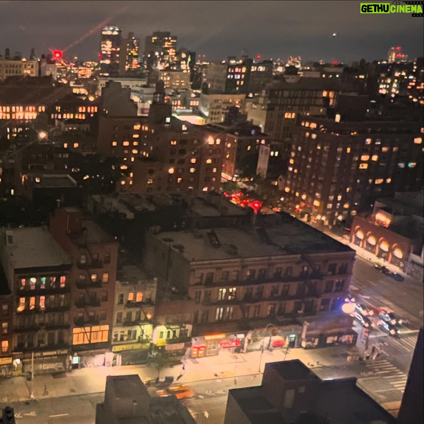 Deirdre Lorenz - 3 Likes - Neighborhood night lights.
#nyc #newyork #nyclife #enjoylife #creative #goodlife