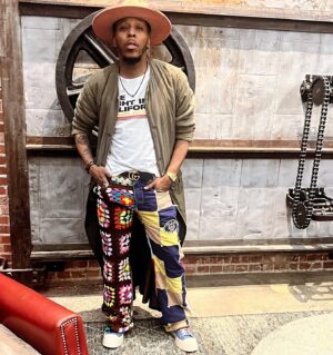 Deitrick Haddon Instagram - “One Night In California” to drop May 17th!! 💿 🎧🔥

Thank you OKC for the love!!🫶🏽