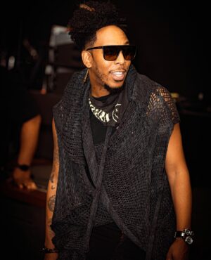 Deitrick Haddon Instagram - God’s got you covered!! 🙌🏾 💨 💨 
One Night In California drops May 17th!!!
Pre-save now!!! #DeitrickHaddon #OneNightinCalifornia
Photos by @matt.wiley_