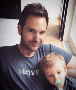 Delphine McCarty Instagram - A tous les papas bien sur! ✨
Et à toi tout spécialement mon amour…💞
🌸Bonne fêtes des pères 🌸