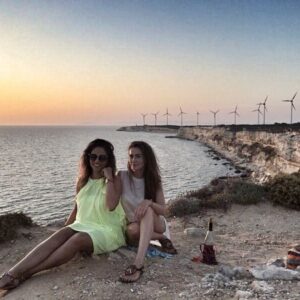 Demet Sevim Instagram - Ece sukrediyorum ki hayatimdasin. Varligin, destegin herseyden degerli..Iyi ki dogdun🎈
