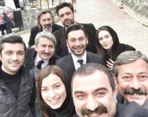 Demet Sevim Instagram - " Eger sevdigin isi yaparsan,hayatin boyunca bir kere bile calismis olmazsin " demis Konfucyus. 
#edho