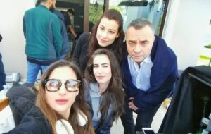 Demet Sevim Instagram - 1.5 sene boyunca birbirinden güzel anlar biriktirerek çok değerli insanlarla sevgiyle çalıştığım Eşkiya Dünyaya Hükümdar Olmaz yolculuğu benim için sezon sonunda sona erdi. Bu yolculuğu keyifli kılan yapımcımıza, senaristimize, yönetmenlerimize, ekibimize, rol arkadaşlarıma ve sevgisiyle bizi başarıya taşıyan tüm izleyicilerimize çok teşekkürler!! Yeni projelerde görüşmek üzere 👋🍀