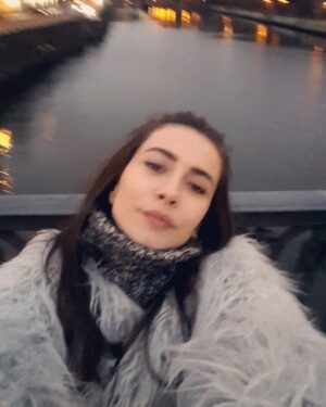 Demet Sevim Instagram - #11mart #birthdayvibes #berlin 🎈