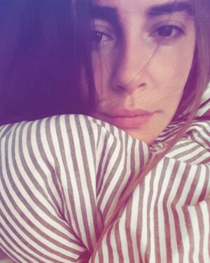 Demet Sevim Instagram - "Bu hüznü siz de bilirsiniz
anlat deseniz anlatamam
enine boyuna yaşarım ancak"
-Turgut Uyar