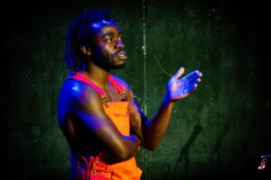 Demi Adejuyigbe Instagram - A spoiler-free look at Demi Adejuyigbe Does One (1) Backflip, the one-person show he’ll be taking to Edinburgh next month! SERIOUSLY not telling if he does a backflip or not so don’t ask 🤐🤐 An honor to have him perform it here early ♥️

7.9.24 | 📸 @goldner.josh