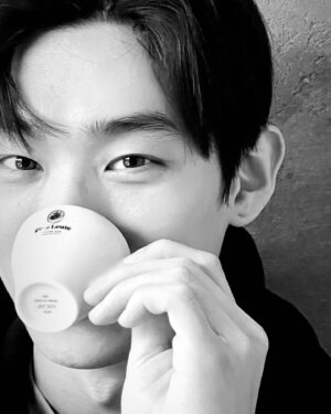 Demian Instagram - 정답을 알려줘~