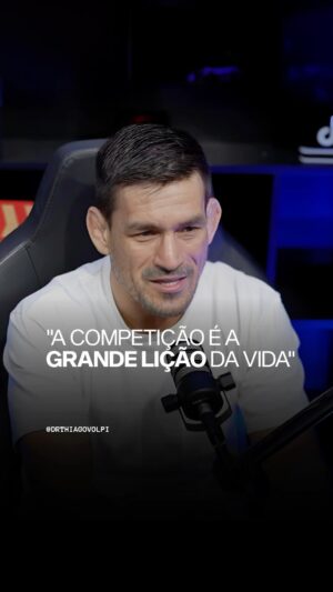 Demian Maia Instagram - Existem lições do Jiu Jitsu que servem para toda a vida. E ser competidor não é apenas sobre vencer um oponente!

Fortalecimento físico e mental, superação e disciplina, autoconfiança, respeito, entre outras habilidades sociais que são pontos bastante desenvolvidos por quem pratica esporte, em especial as artes marciais.

Ainda tem quem pense que as “lutas” são sinônimos violência, mas, isso é um grande equívoco!
As artes marciais vão além das técnicas, do condicionamento fisico, fortalecimento mental, é uma grande porta de transformação de vida. 

OSS 🥋