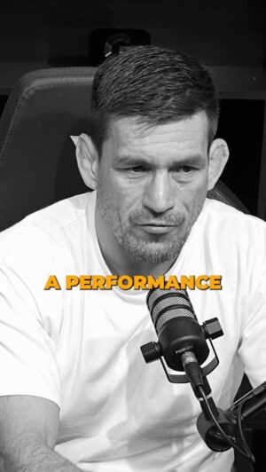 Demian Maia Instagram - Quais são os seus pilares para ter alto rendimento?

Prática consistente   alimentação equilibrada   descanso = Excelência 
Seja você um atleta ou uma pessoa que deseja ter alta performance na vida, essa base quando executada dia após dia fará tanta diferença em sua rotina, que você sentirá falta dela quando algo sair do equilíbrio. 

Amanhã  falaremos sobre esse e outros assuntos no #VolpiCast com um dos maiores atletas do UFC, empresário e meu amigo de tatame @demianmaia 
19h no meu canal Dr. Thiago Volpi ⚡️

Você não pode perder!