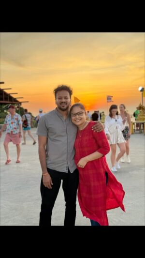 Denes Kumar Instagram - Happy mothers day to my beautiful wife @vimalaperumal6 and to all the strong mothers out there ❤️ much love from @dashenaplayground @sharwinplayground and your Mande Odi husband 🥶