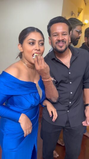 Denes Kumar Instagram - It's a wrap for Pasanga Season 2. This day is an emotional day for us🥹❤️ Total 100 episode is done with full of emotions 💪🏻 Thank you Universe 😇✨

Raja Priya Varugiroom ❤️💪🏻 
 
Stay tuned For Pasanga 2 💪🏻✨🔥😇

cake by @fancycustomcake 

#pasangaseries