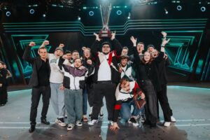 Denis Dorokhov Instagram - ЧЕМПИОНЫ ШОУ ЗВЁЗДЫ🏆

Регионы и Денис Дорохов - победители первого сезона шоу «Звёзды». Спасибо всем, кто смотрел, смеялся, верил и поддерживал. Это только начало💪

#регионы #шоузвезды #нтв #vkвидео #mediumquality #денисдорохов