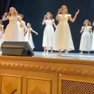 Denis Maydanov Instagram - Происходит то, чего я и ожидал - моя новая песня «Учитель» пошла в народ и в эти дни (в канун Дня Учителя) звучит во многих городах России не только в моём исполнении )) 
Мне прислали фрагмент выступления вокальной студии «Дети Солнца» Одинцовского Центра эстетического воспитания @Deti_Solnca_ 
Спасибо огромное за это воплощение песни «Учитель» нашему замечательному Одинцовскому педагогу Людмиле Георгиевне Анисимовой!  У детей песня очень трогательно звучит! Я даже задумался - не записать ли мне ещё одну версию этой песни с большим детским хором?) Как вы думаете? 

#Учитель #премьера #ДеньУчителя #Одинцово #ОЦЭВ #ДетиСолнца