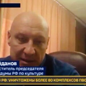 Denis Maydanov Instagram - Выступил в дневном эфире «Вести 24». В связи с огромным количеством фейка в интернете, обращаюсь ко всем ветвям исполнительной власти, общественным и политическим организациям и, в первую очередь, к педагогическому сообществу. Обращаюсь с инициативой к Министерствам Просвещения и Минобрнауки. 
Считаю необходимым начать проводить оффлайн-встречи с населением и, обязательно, с молодежью, а именно с учащимися школ и студентами. Разъяснять позицию государства, предпосылки, причины и цели специальной операции ВС РФ. 

Также, поддерживаю позицию советника президента Валерия Фадеева о том, что на период специальной операции мы должны заблокировать на территории России социальные сети компании Meta, такие как Facebook, Twitter, Instagram, как источники дезинформации, которые мы не в состоянии контролировать. Даю себе отчёт, что эта мера не демократическая, но вынужденная. На войне, как на войне. 
Также, необходимо усилить контроль над фейками и дезинформацией в отечественных социальных сетях Одноклассники и ВКонтакте