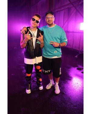 Denis Vasilenko Instagram - BTS x trap heroine 🐸 альбом уже 12-ого. Пока из синглов вы слышали 2 из 5 трэп треков и 1 из 5 из кантри поп части. Основная реггетон часть (7 песен) упадет на вас уже с альбомом и для меня это огромный эксперимент 🐸 настраиваемся на летние вайбы