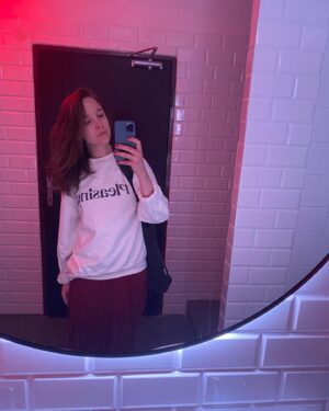Denisa Barešová Instagram - bodies, bruises, layers, dresses, fake blood, goodbyes, pleasings, talents, scratches, lovings, bleedings, heartaches, endings, bondings, feelings