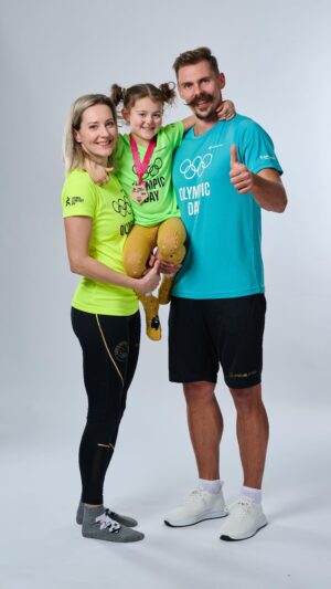 Denisa Helceletová Instagram - Olympijský běh je pro každého. 🥰 A Denisa s Adamem tě na něj připraví! 🤩 Utíkej na web olympijskybeh.cz a zeregistruj se, ať máš pořádnou motivaci do tréninku. 💪🏼

Startujeme 19. června a běžíme po celé republice. 🏃🏼‍♀️🏃🏽‍♂️ Stačí si jen vybrat lokalitu která se ti nejvíc líbí a přihlásit se. Těšíme se na tebe! 🩷

@denisahelceletova @adam_sebastian_helcelet 
#olympijskybeh #bezicelecesko #jedentym #olympijskybeh2024