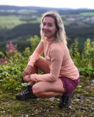 Denisa Helceletová Instagram - Tak kam vyrazíme příště? Nějaký tip kde to děti bude bavit i na tůře? 

#hory #vyhled #rodina #vylet #turistika #Trek #sportivnirodina #akcnirodina 

@huskycz.cz