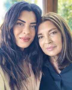 Deniz Arna Most Liked Photos and Posts