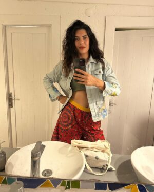 Deniz Arna Instagram - Beni en çok gören aynalardan biridir :)