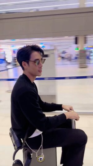 Denkhun Ngamnet Instagram - บันเทิงสุดๆ การเดินทางไม่น่าเบื่ออีกต่อปัยยยยยยย❤️❤️ #airwheel #airwheelthailand  @monowheel.bike