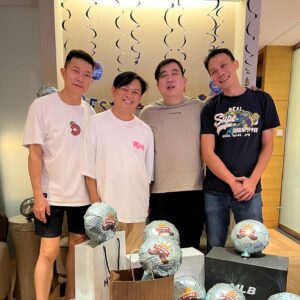 Dennis Chew Instagram - #父亲节快乐
@yip6339 @jam.es_chow @davidyeoh0008 
#生日快乐
@kennethjianwen @richiekrq 

Thank you so much to all my babies for the Dad’s Day surprise! 
Thank you @resortsworldgenting for making @richiekrq so happy.