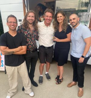 Dennis Quaid Instagram - @americansongwriter x #cmafest 

Great evening with the American Songwriter team! Have a great CMA Fest week everybody.