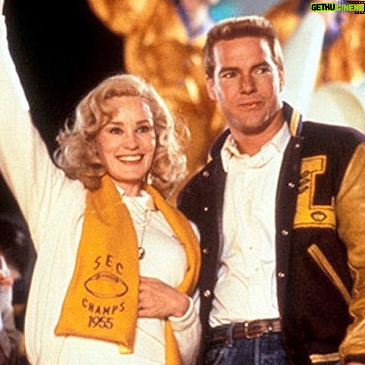 Dennis Quaid - 5.5K Likes - Tis the season!! ššš£ Tag your team below š