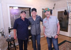Dennis Quaid Instagram - It couldn't have been more fun recording 'I Can Help' with David and Howard Bellamy. I felt like I was a kid skipping school and jamming with a band. It's the kind of moment dreams are made of. @bellamy_brothers 

📸: @dkupish
