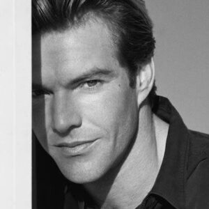 Dennis Quaid Instagram - First Monday of 2021 and I'm starting of the New Year with gratitude 🙏 Hugely thankful today and every day in spite of the challenges that we may face whether big or small. What (or who) are you most grateful for now that we've made it into 2021? 📆⁣
⁣
#Gratitude #DennisQuaid #DennisQuaidIsHere #Throwback #Actors #Hello2021 #Goodbye2020 #Resolutions #GoodLuck #StaySafe