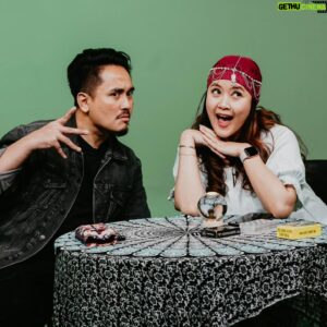 Denny Darko Instagram - Bersama Madam Politik @wulanmaul06 mencoba meramalkan siapa Presiden RI ke-8 yang muncul dalam mimpi Bapak @sb.yudhoyono 
Btw, kl seandainya salah satu selebritis Indonesia harus jadi presiden, menurut kalian siapa sih yg cocok?