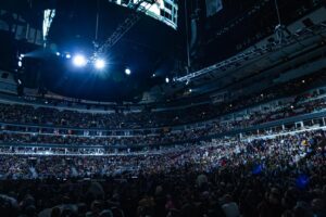 Deon Cole Instagram - CHICAGO, THE UNITED CENTER. @davechappelle I finally played the united center. Wow. The love was real. Photographer @candytman the best in the business