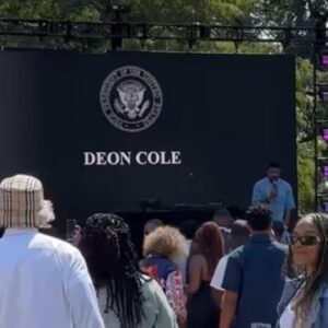 Deon Cole Instagram - Putting in work for our country. At vice president’s Kamala Harris house hosting her 50 years of hip hop celebration was nothing short of amazing. Thank you @vp @kamalaharris and to her entire staff for having me.