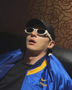 Derek Chang Instagram - -

Work hard play hard
哈魯到底在大聲什麼啦？