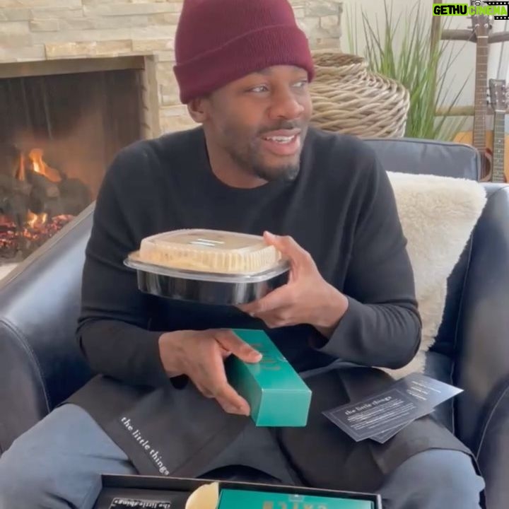 Derek Luke - 5.6K Likes - THE LITTLE THINGS…
Garlic fries…. Filet skewers… They brought the movie premiere to US 🎥 so we could safely celebrate and enjoy this amazing @Catch spread at home! 🐠
Shoutout to Denzel and the entire cast! ⭐️ Go check out ‘The Little Things’ available in theaters and on HBOMax on 1/29.
#TheLittleThingsMoviePremiere @HBOMax @WBPictures