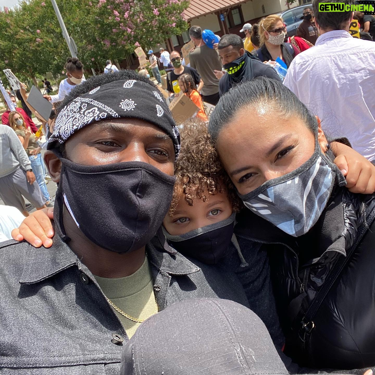 Derek Luke - 11.3K Likes - Shout out 2 “King Common”!
I’m out here today in honor of my son’s request; (daddy I want to protest) what a great day to see families and children use there voices.(Isaiah 11:6 The Young Shall Lead Them). #BlackLivesMatter #Equality #Unity #Myson #HonoredToWalk #Family @common