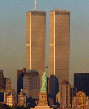 Derek Luke Instagram - Took some time today to reflect on the tragic events of September 11th, 2001. No matter how much time has passed... our hearts remain tender. We remember those who lost their lives, their loved ones, and the heroic first responders who sacrificed so much. 🇺🇸

Love and strength to all the lives that were forever changed 19 years ago. 🕊❤️