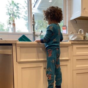 Derek Luke Instagram - Thank You 🙏🏿 Stevie Wonder with all that’s going not easy for a 4 year old to be entertained, May God put a song in the “SPIRITS” of FAMILIES around the world, may this change your 🤎’s from FLIGHT to FAITH