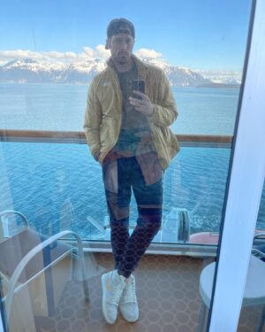 Derek Theler Instagram - Just posting my fit checks on the boat. The scenery we passed through was epic. Alaska is a wild place. See if you can spot the bald eagle I’m pointing to in one of the shots. 

Also, please excuse the thirst trap