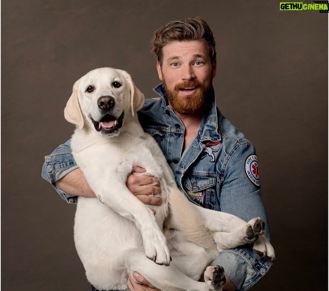 Derek Theler - 16.5K Likes - When people say you look like your dog…
Swipe ➡️
Had an awesome shoot with @charlienunnphotography and @adventureswithneptune for @wagsandwalks foundation! I was thrilled to be a part of this project and can’t wait for the book release.