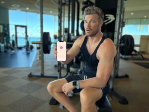 Derek Theler Instagram - Working out can be tricky as a T1D. Staying in range is key for exercise. Here is another example of me taking too much insulin for breakfast and crashing during my workout. Luckily my Dexcom let me know I was trending down and I could go drink some juice before I got too low, then continued the workout, because gains bro! 💪🏼 #nodaysoff #dexcom