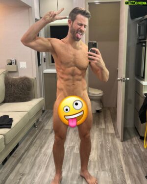Derek Yates Instagram - Rando has been born into the world of @himyfonhulu!

Check out Season 2 Episode 3 “The Reset Button” streaming now, look for the emojis, and then WAIT FOR IIIIIIT………😂

#himyf

Check out my Twitter if you wanna see the 🤪 removed 👀