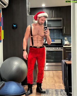 Derek Yates Instagram - It did well in my Story, so figured I’d give it a post. 🎅🏼