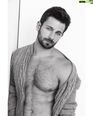 Derek Yates Instagram - it’s knit season with @derekyates #malemodel #model #photographer #fashionphotographer #fashion #menswear #mensstyle #mensphysique