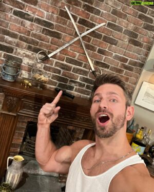 Derek Yates Instagram - Rando has been born into the world of @himyfonhulu!

Check out Season 2 Episode 3 “The Reset Button” streaming now, look for the emojis, and then WAIT FOR IIIIIIT………😂

#himyf

Check out my Twitter if you wanna see the 🤪 removed 👀