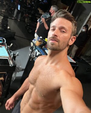 Derek Yates Instagram - Rando has been born into the world of @himyfonhulu!

Check out Season 2 Episode 3 “The Reset Button” streaming now, look for the emojis, and then WAIT FOR IIIIIIT………😂

#himyf

Check out my Twitter if you wanna see the 🤪 removed 👀