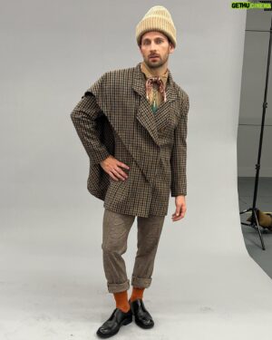 Derek Yates Instagram - Some BTS from my episode of @therookiefeds that aired last night on @abcnetwork. 

My “modeling” photos didn’t make the cut, so I threw in some fun looks I got to shoot as well.