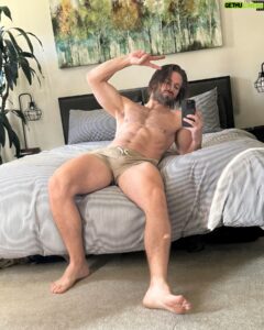 Actor Derek Yates HD Instagram Photos and Wallpapers July 2024