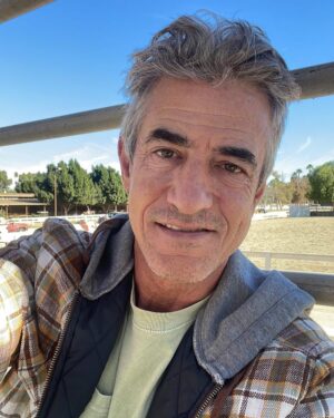 Dermot Mulroney Instagram - a fresh new year - welcome 2️⃣0️⃣2️⃣4️⃣ welcome peace ☮️ & love ❤️
